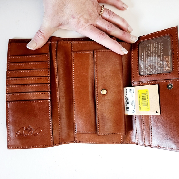 NWT Patricia Nash Brown Leather Wallet - Picture 5 of 9